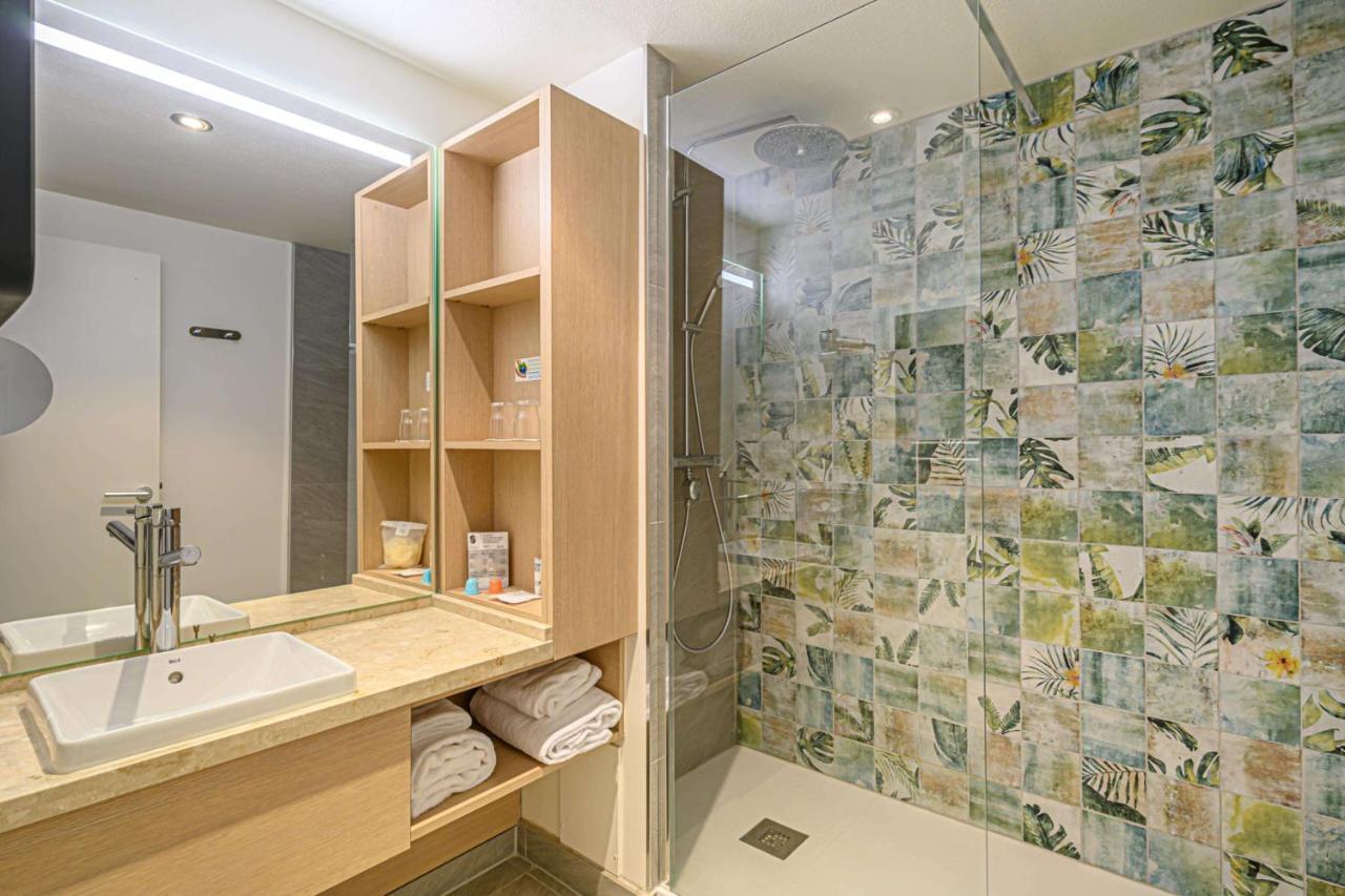 Western Centre Hotel 4*