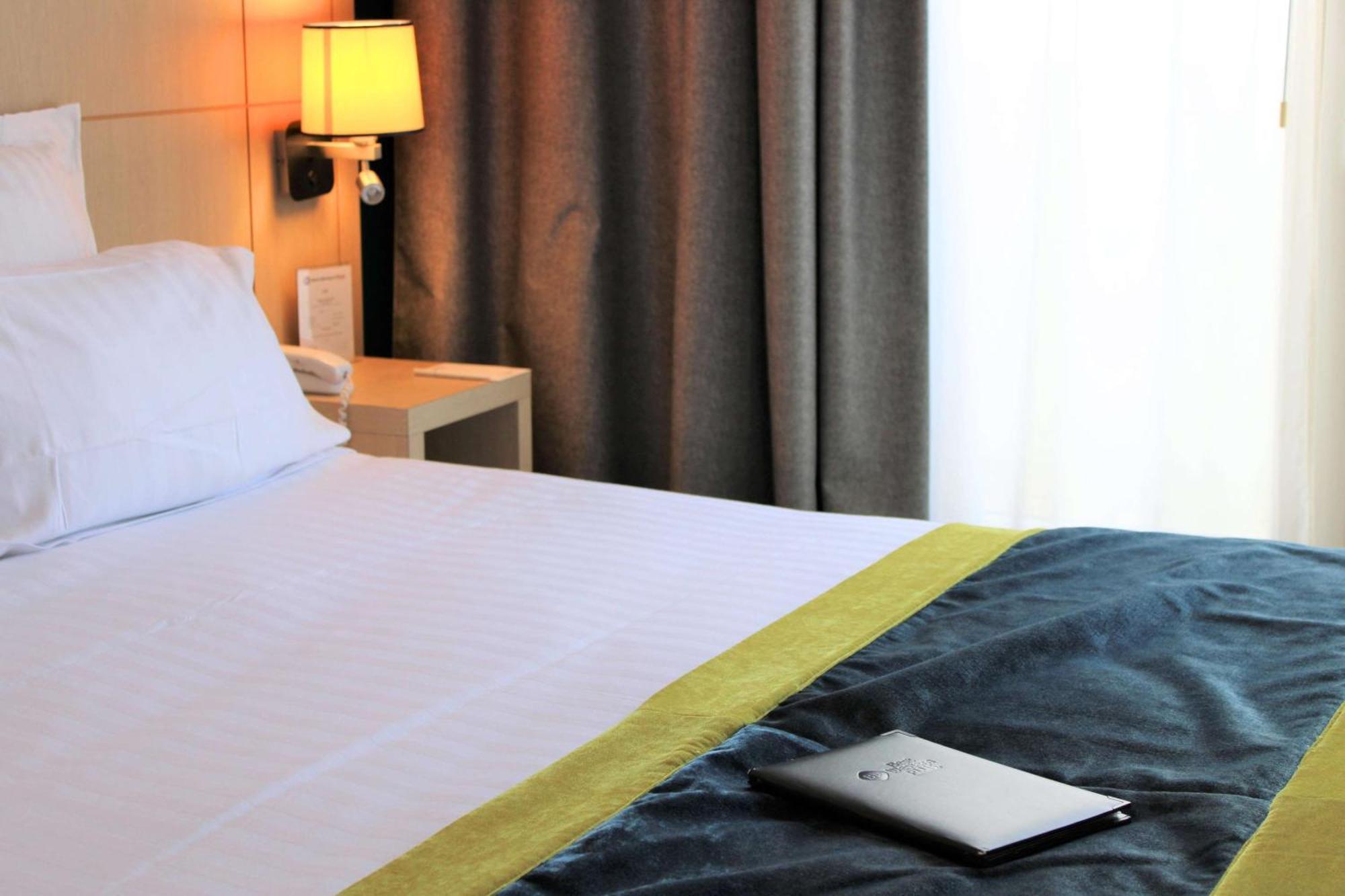 Western Centre Hotel 4*